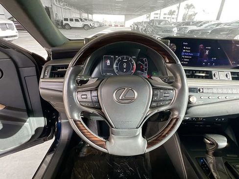 Used 2021 Lexus ES 350 w/ Premium Package image 15