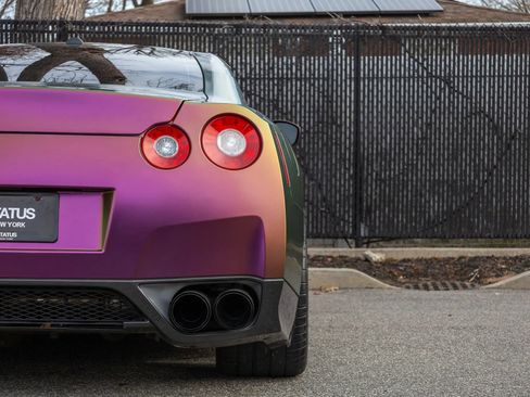 Used 2010 Nissan GT-R Premium image 27