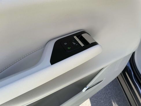 New 2025 Volvo EX90 Plus w/ Protection Package Premier image 7