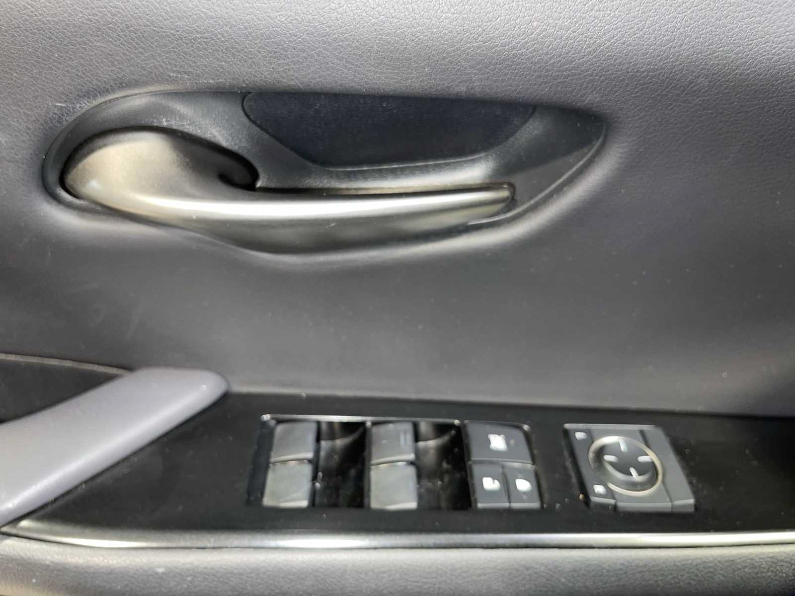 Used 2022 Lexus UX 250h w/ Premium Package AWD/4WD image 23