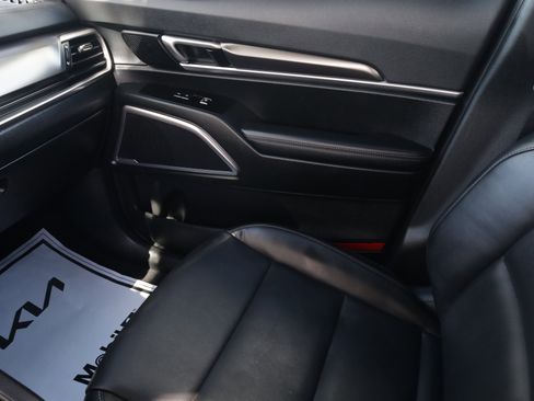 Used 2024 Kia Telluride LX image 13