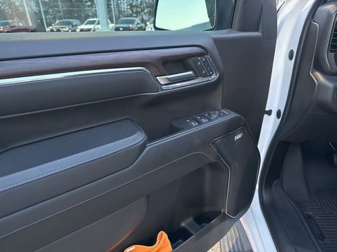 Used 2024 GMC Sierra 1500 SLT w/ SLT Premium Plus Package image 18