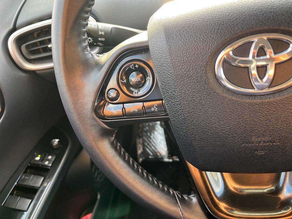 Used 2021 Toyota Prius Prime XLE w/ Carpet Mat Package (TMS) FWD image 33