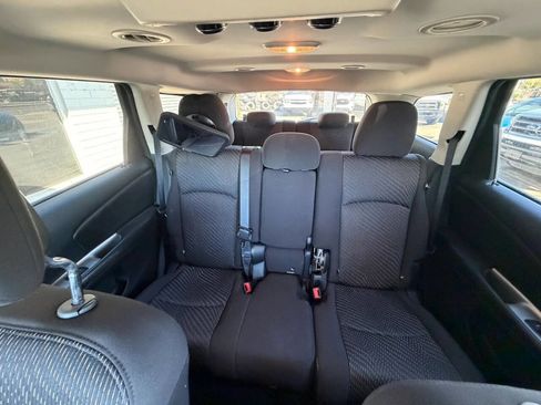Used 2013 Dodge Journey SXT w/ Flexible Seating Group image 7