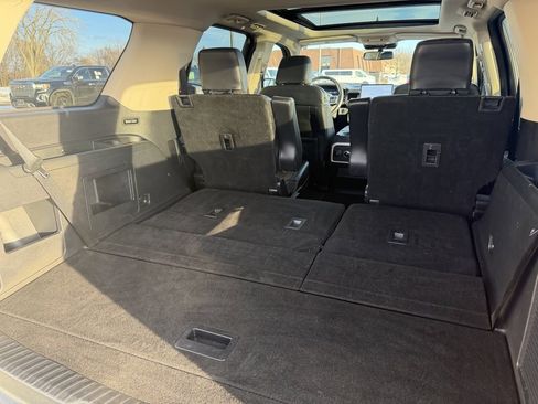 Used 2022 Ford Expedition XLT image 28