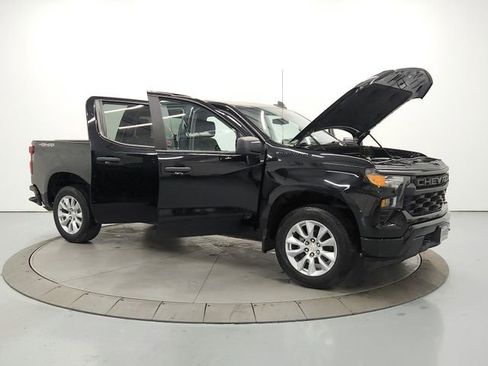 Used 2022 Chevrolet Silverado 1500 Custom w/ LPO, Dark Essentials Package AWD/4WD image 9