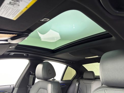 Used 2021 BMW 540i w/ M Sport Package image 12