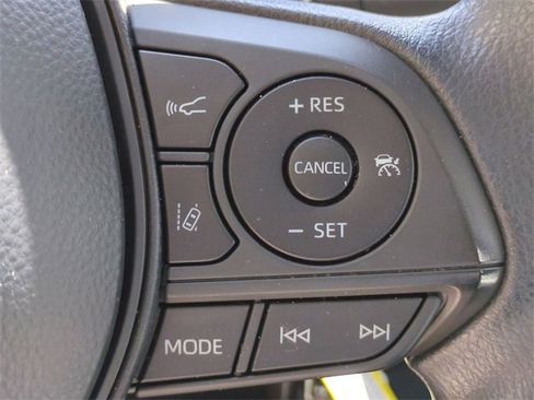 Used 2020 Toyota Corolla LE image 27