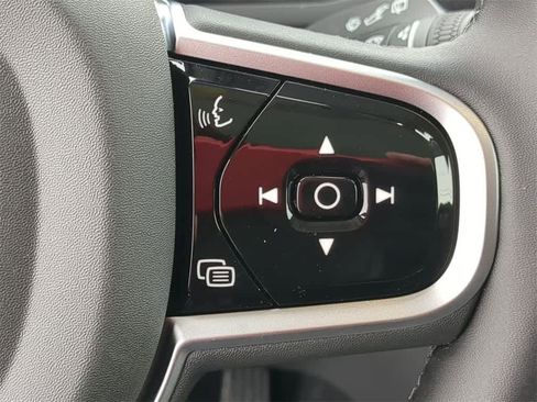 New 2026 Volvo XC90 B5 Plus w/ Protection Package Premier image 25