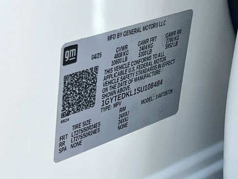 Used 2025 Cadillac Escalade IQ Luxury 2 w/ LPO, Premium Carpet Package AWD/4WD image 14