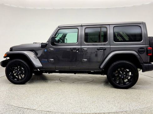 Used 2025 Jeep Wrangler Unlimited Sahara w/ Safety Group AWD/4WD image 8