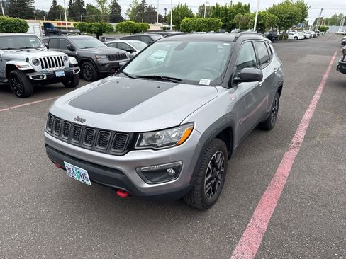 Used 2020 Jeep Compass Trailhawk AWD/4WD image 3