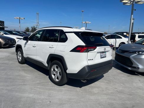 Used 2020 Toyota RAV4 XLE w/ XLE Grade Weather Package FWD image 4