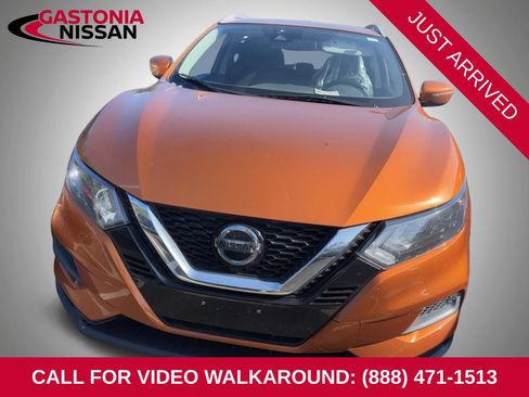 Used 2020 Nissan Rogue Sport SV FWD image 1