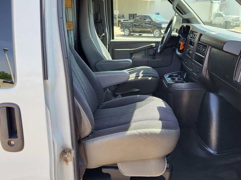 Used 2018 Chevrolet Express 2500 w/ Driver Convenience Package image 23