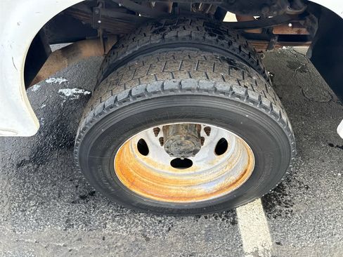 Used 2013 Ford F550 2WD Crew Cab Super Duty w/ Payload Upgrade Pkg image 9