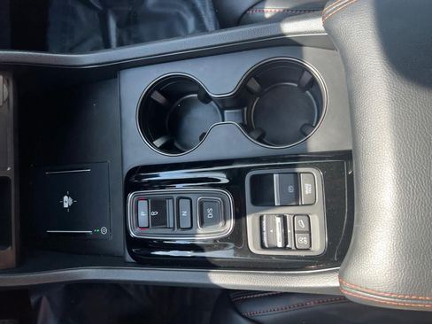 Used 2025 Honda Pilot TrailSport image 20