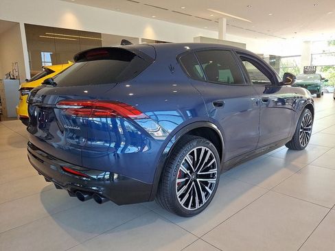 Used 2025 Maserati Grecale Modena AWD/4WD image 23