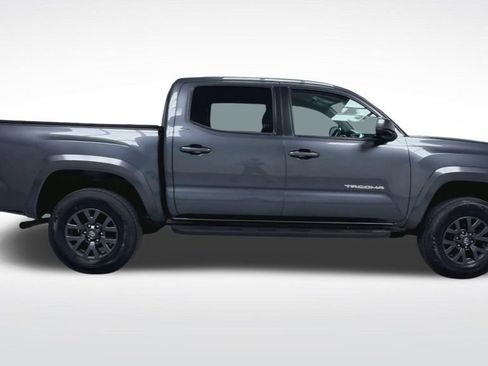 Certified 2023 Toyota Tacoma SR5 AWD/4WD image 23