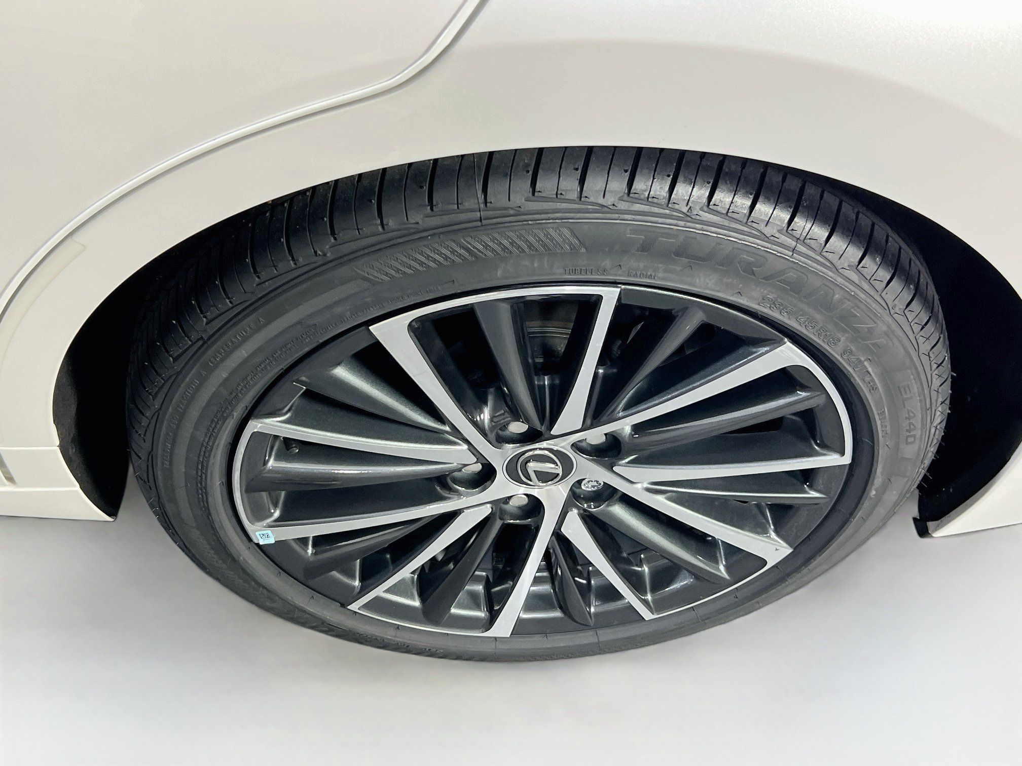 Used 2024 Lexus ES 350 w/ Premium Package FWD image 30