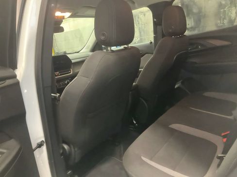 Used 2025 Chevrolet TrailBlazer LT AWD/4WD image 24