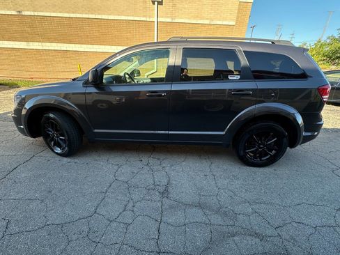 Used 2020 Dodge Journey SE w/ SE Popular Equipment Group image 2
