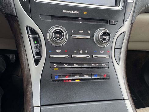 Used 2016 Lincoln MKX Reserve w/ Climate Package image 31