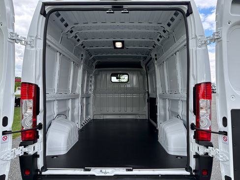 New 2026 RAM ProMaster 2500 w/ Advanced Safety Group FWD image 11