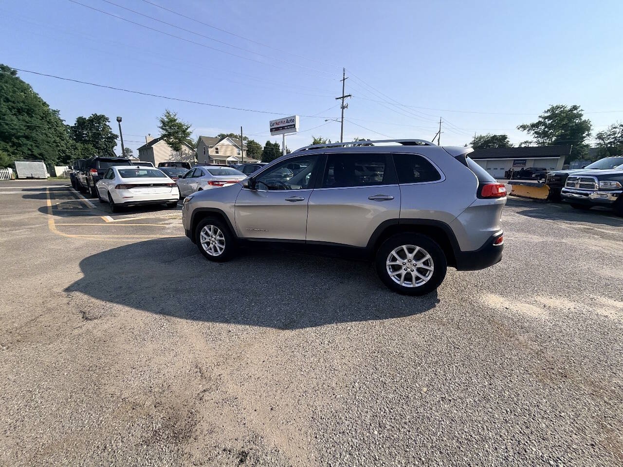 Used 2016 Jeep Cherokee Latitude AWD/4WD image 24