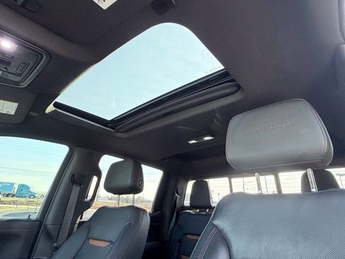 Used 2021 GMC Sierra 1500 AT4 w/ AT4 Preferred Package image 11