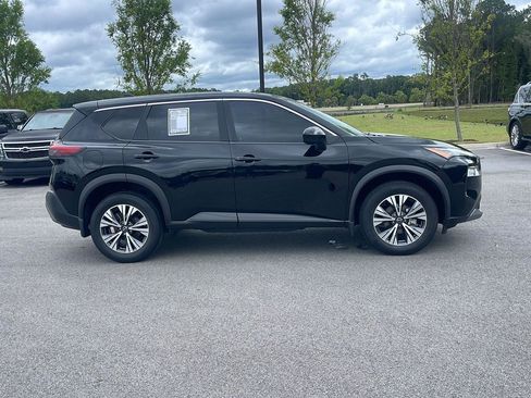 Used 2023 Nissan Rogue SV FWD image 8