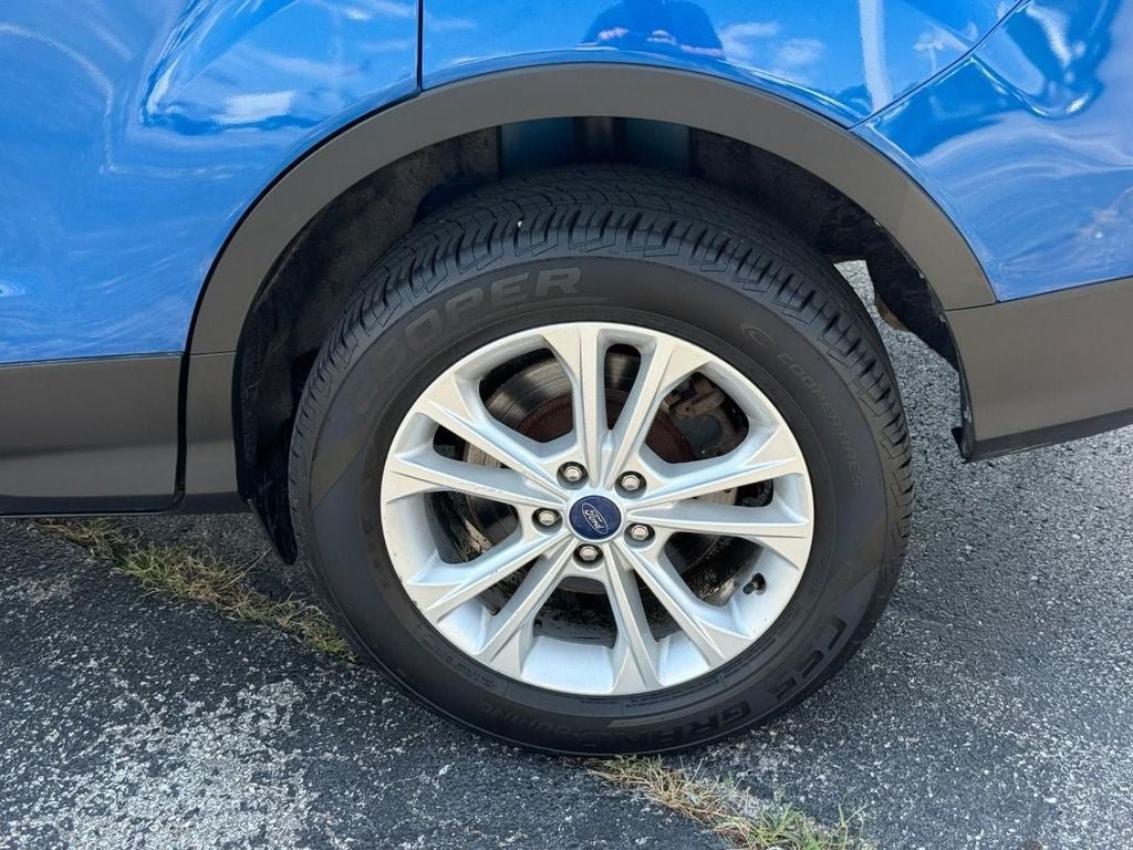 Used 2017 Ford Escape SE FWD image 6