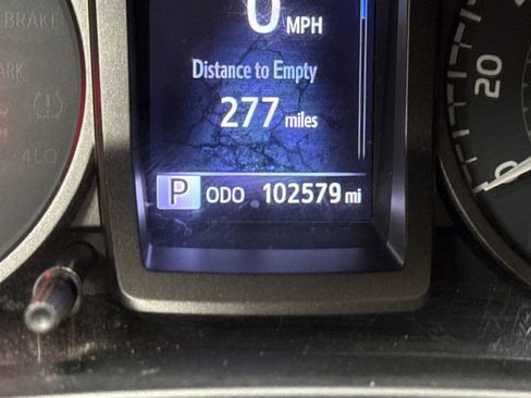 Used 2017 Toyota Tacoma TRD Off-Road w/ Tow Package (A/T) image 16