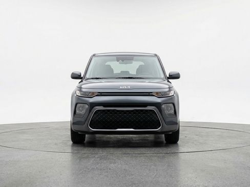 Used 2025 Kia Soul LX w/ LX Technology Package FWD image 2