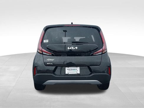 Used 2025 Kia Soul LX w/ LX Technology Package FWD image 7