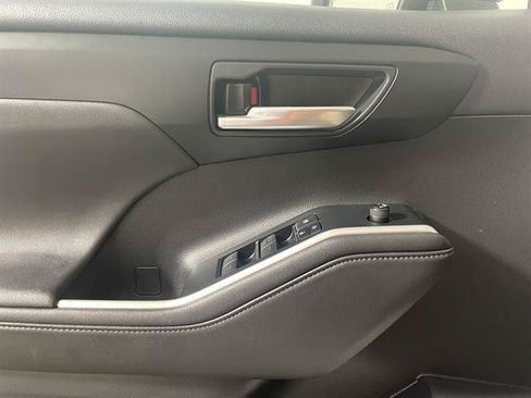 Certified 2020 Toyota Highlander XLE AWD/4WD image 20