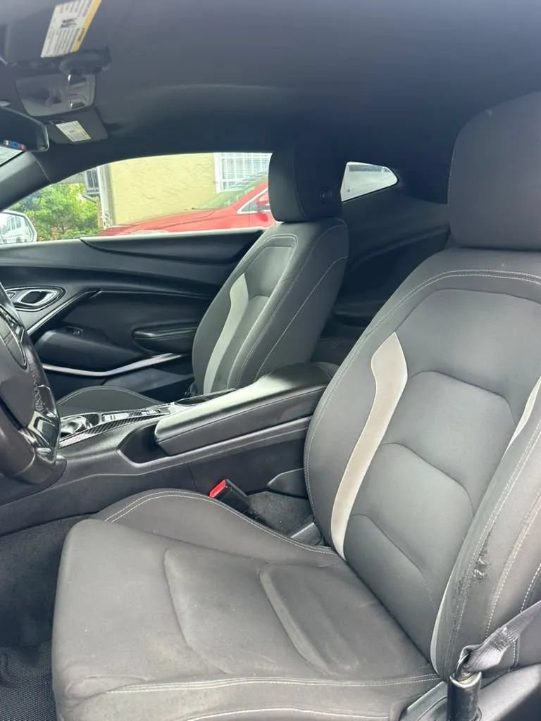 Used 2016 Chevrolet Camaro LT w/ Technology Package RWD image 9