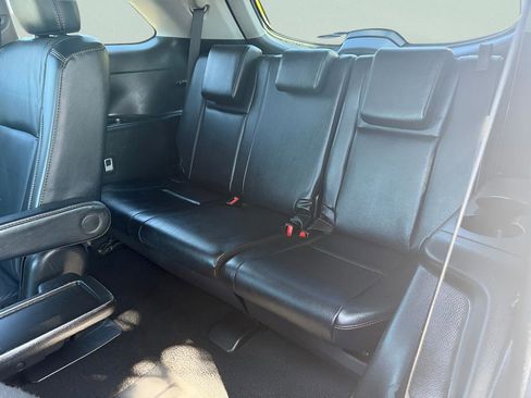 Used 2019 Toyota Highlander XLE FWD image 12