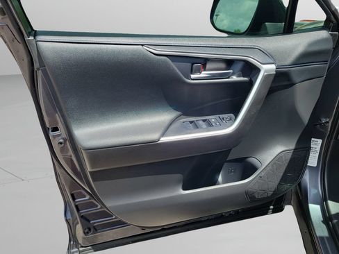 Used 2020 Toyota RAV4 XSE AWD/4WD image 19