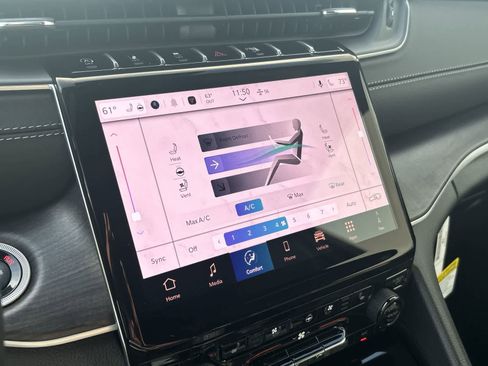 New 2025 Jeep Grand Cherokee Limited w/ Luxury Tech Group II image 20