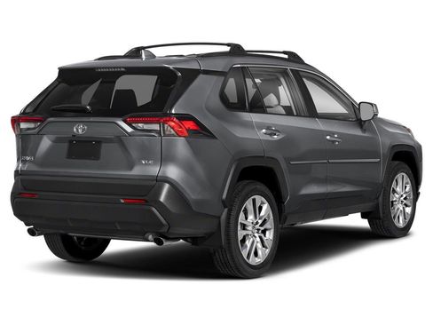 Used 2025 Toyota RAV4 XLE AWD/4WD image 2