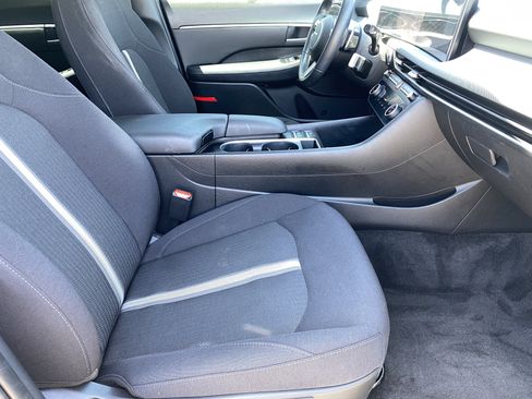 Certified 2024 Hyundai Sonata SEL w/ Convenience Package FWD image 11