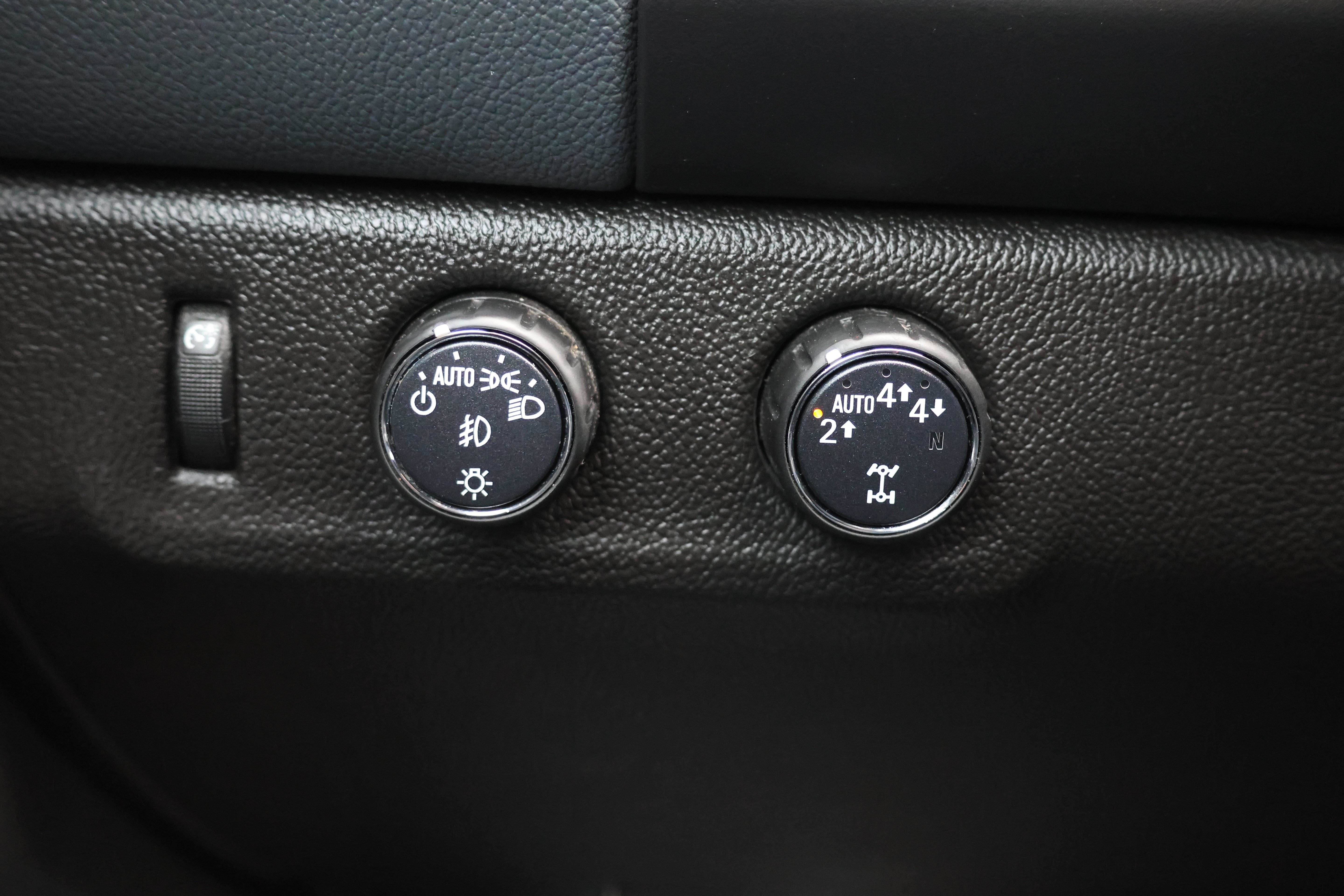 Used 2022 Chevrolet Colorado Z71 AWD/4WD image 32