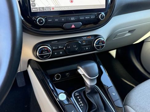 Used 2023 Kia Soul EX image 20