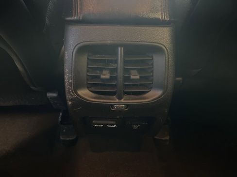 Used 2019 Jeep Cherokee Trailhawk w/ Cold Weather Group image 17