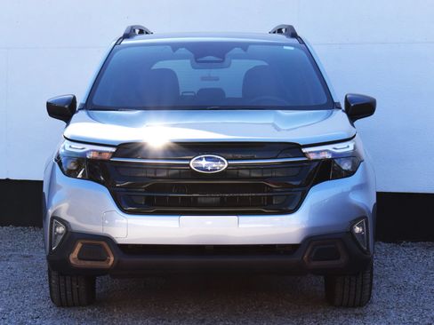 Used 2025 Subaru Forester Premium w/ Convenience Package #1 AWD/4WD image 60