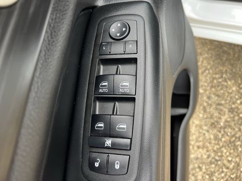 Used 2022 Jeep Grand Cherokee Laredo X image 26