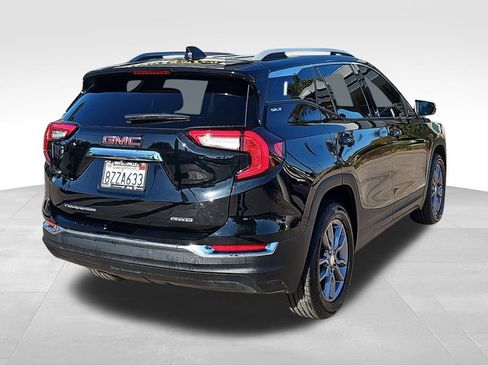 Used 2022 GMC Terrain SLT image 3