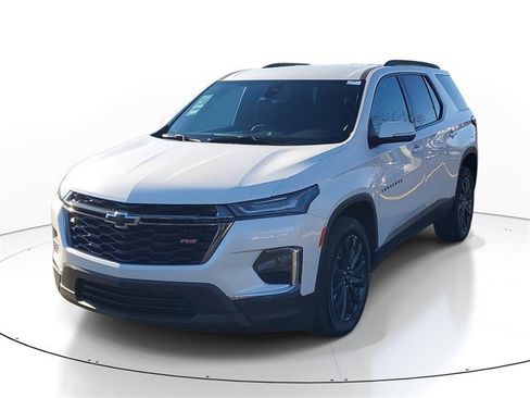 Certified 2023 Chevrolet Traverse RS image 2