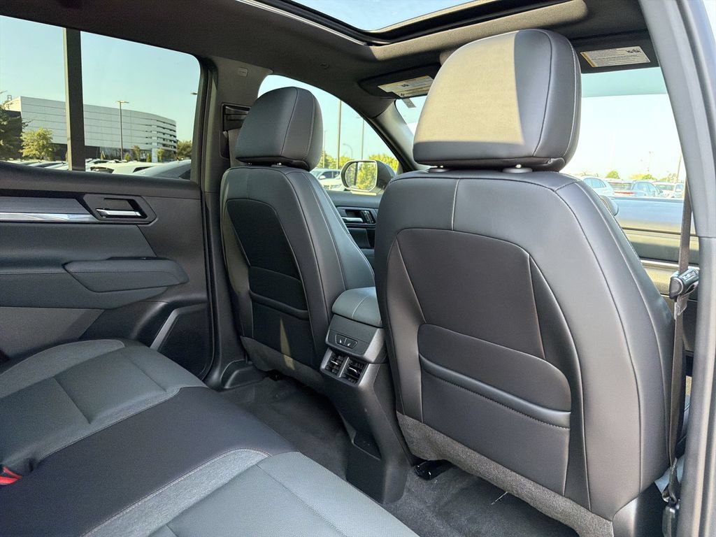 Used 2026 GMC Terrain AT4 w/ Convenience Package III AWD/4WD image 17